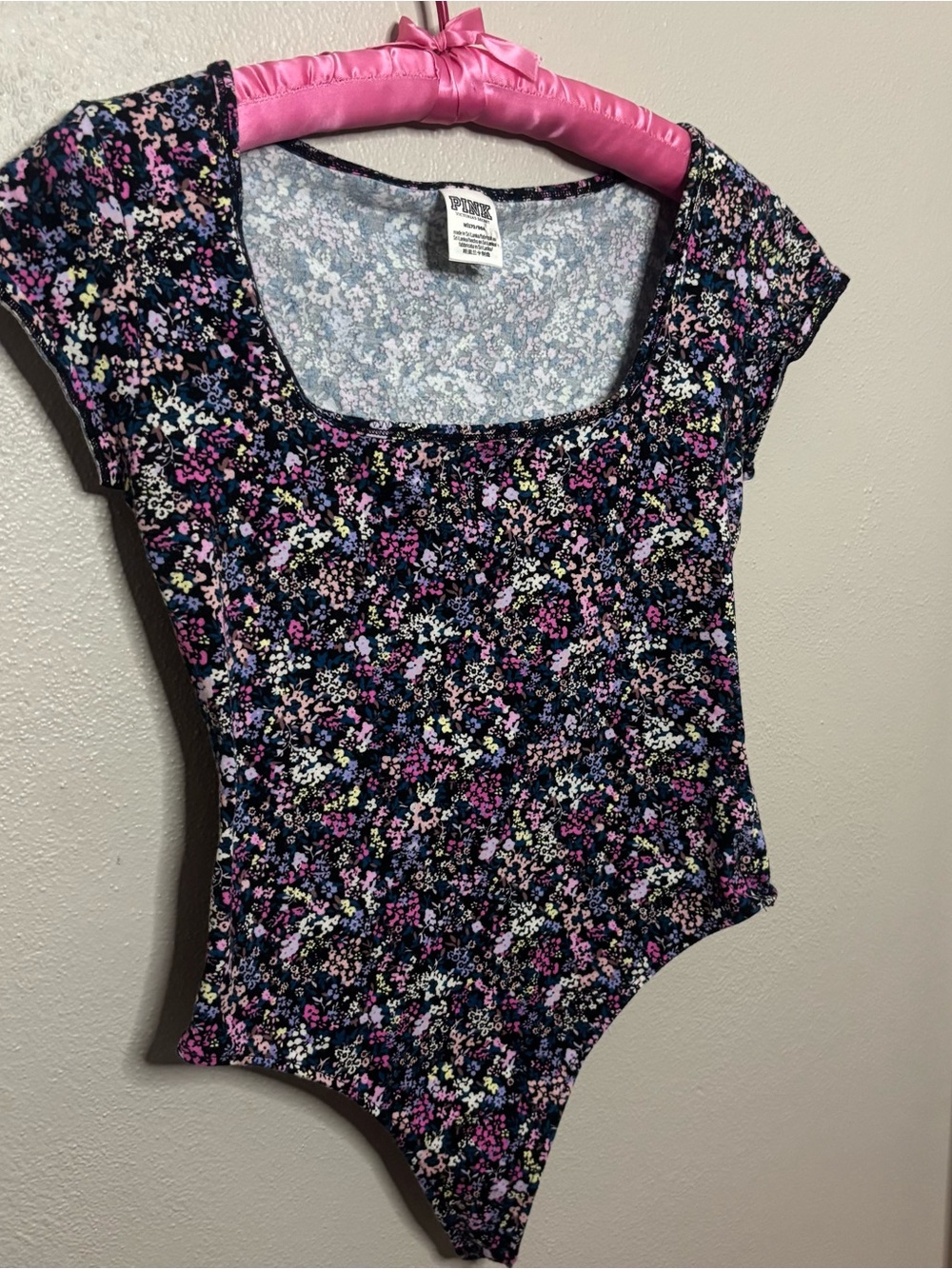 PINK Victoria's Secret Black Floral Scoop Neck Short Sleeve Bodysuit Women’s M